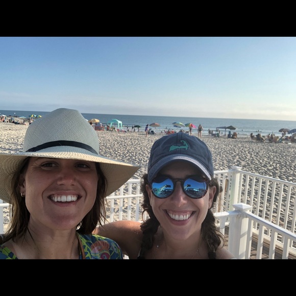 Meet your Posher, Caroline - Picture 1 of 1